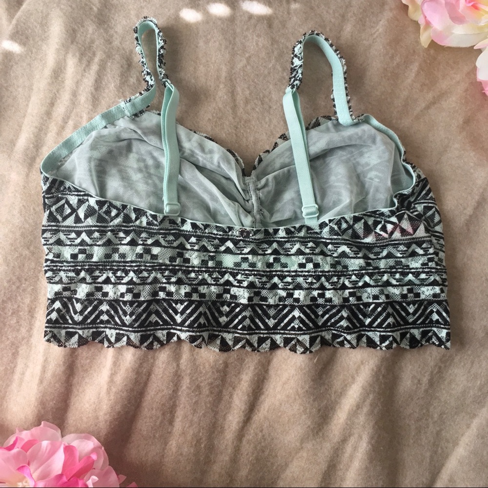 Patterned Lace Ruched Front Bralette - Picture 3 of 6